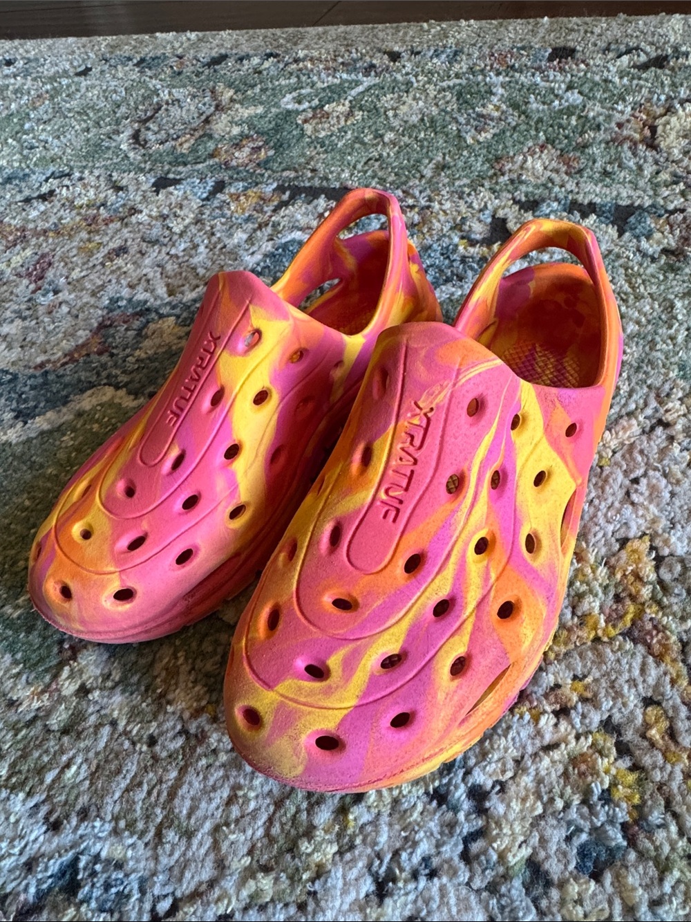 XTRATUF BIG KIDS RIPTIDE SANDALS IN SZ 2 MED…GOOD PREOWNED